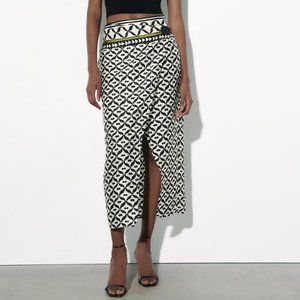 Single piece 🔥 Zara limited edition pareo printed skirt